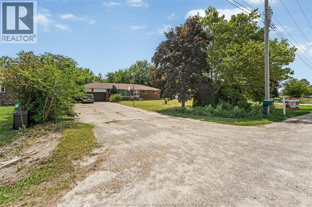 8061 MIDDLE SIDE ROAD