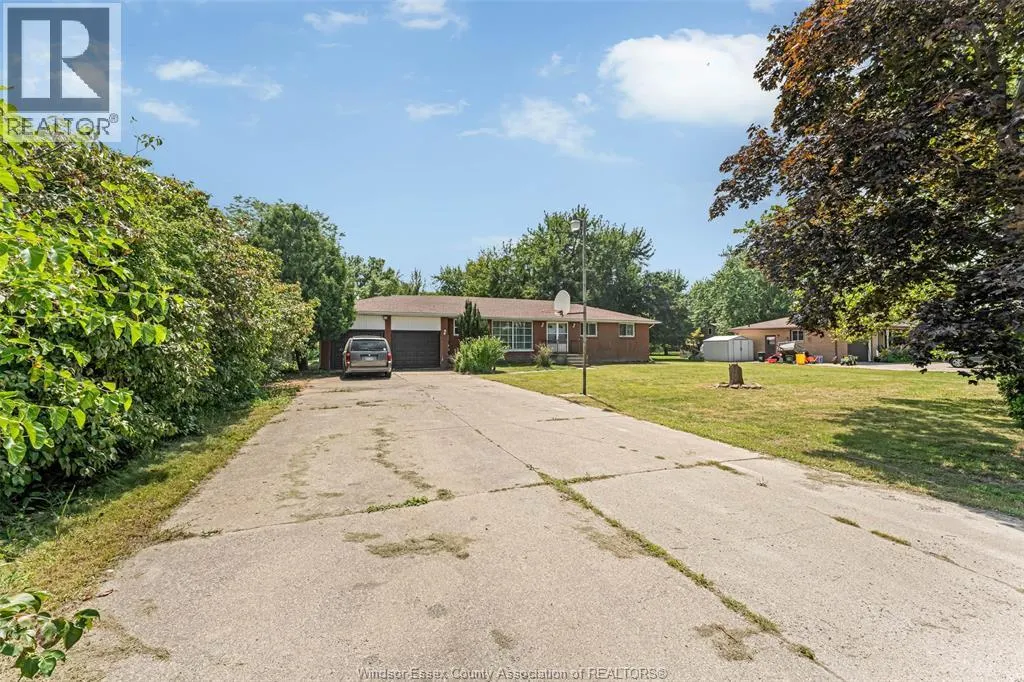 8061 MIDDLE SIDE ROAD