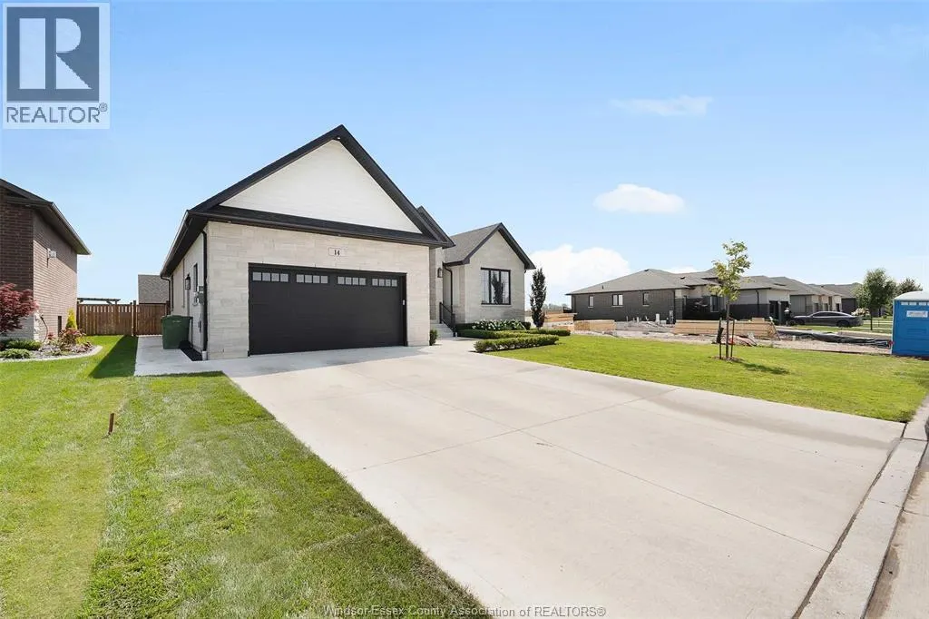 14 HEATHVIEW TRAIL