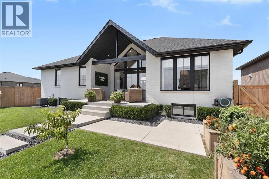14 HEATHVIEW TRAIL