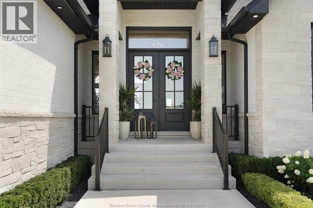 14 HEATHVIEW TRAIL