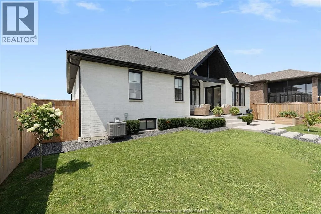 14 HEATHVIEW TRAIL