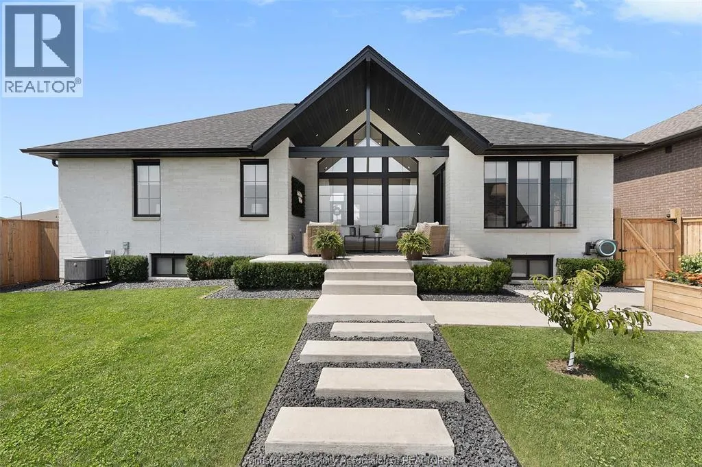 14 HEATHVIEW TRAIL