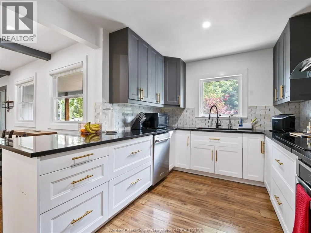 4325 ROSELAND DRIVE West