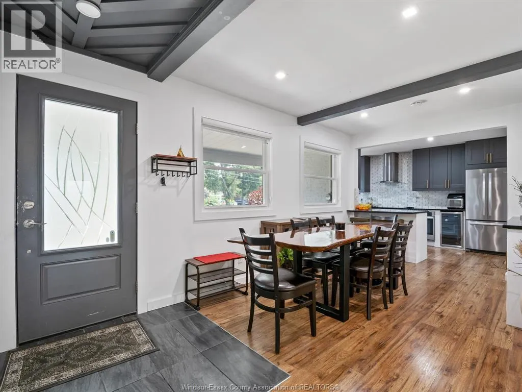 4325 ROSELAND DRIVE West