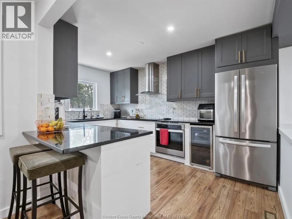 4325 ROSELAND DRIVE West