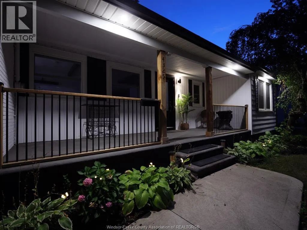 4325 ROSELAND DRIVE West