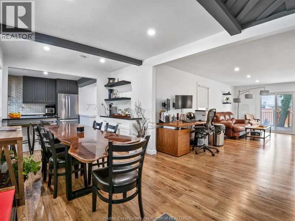 4325 ROSELAND DRIVE West
