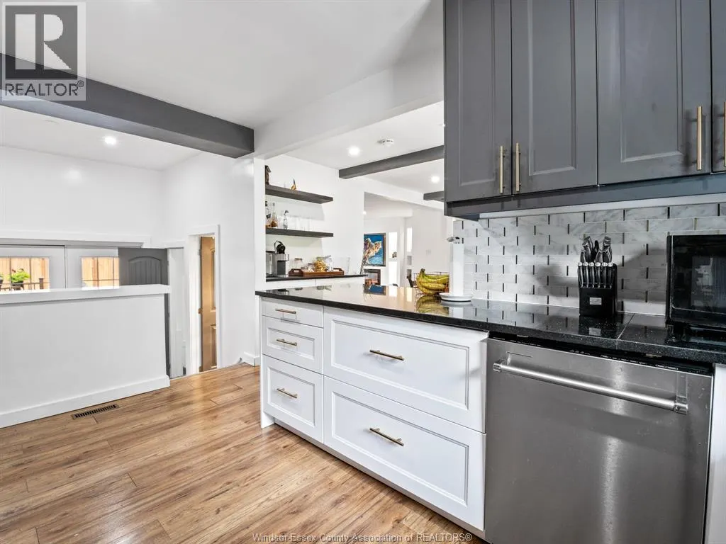 4325 ROSELAND DRIVE West