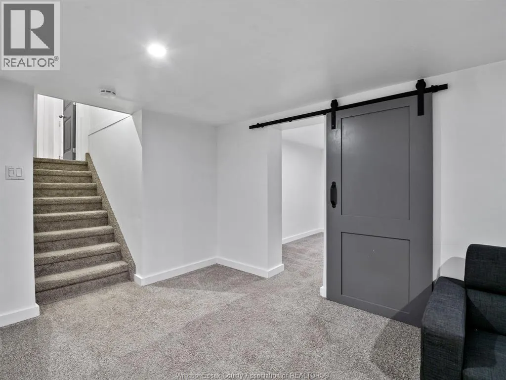 4325 ROSELAND DRIVE West