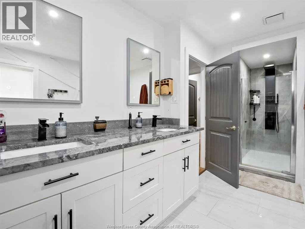 4325 ROSELAND DRIVE West