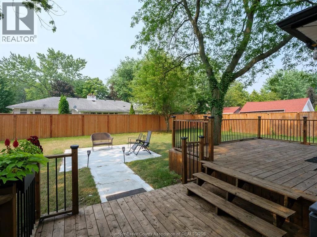 4325 ROSELAND DRIVE West