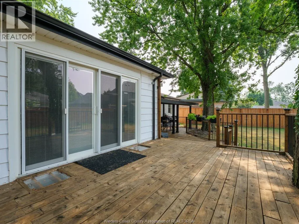 4325 ROSELAND DRIVE West