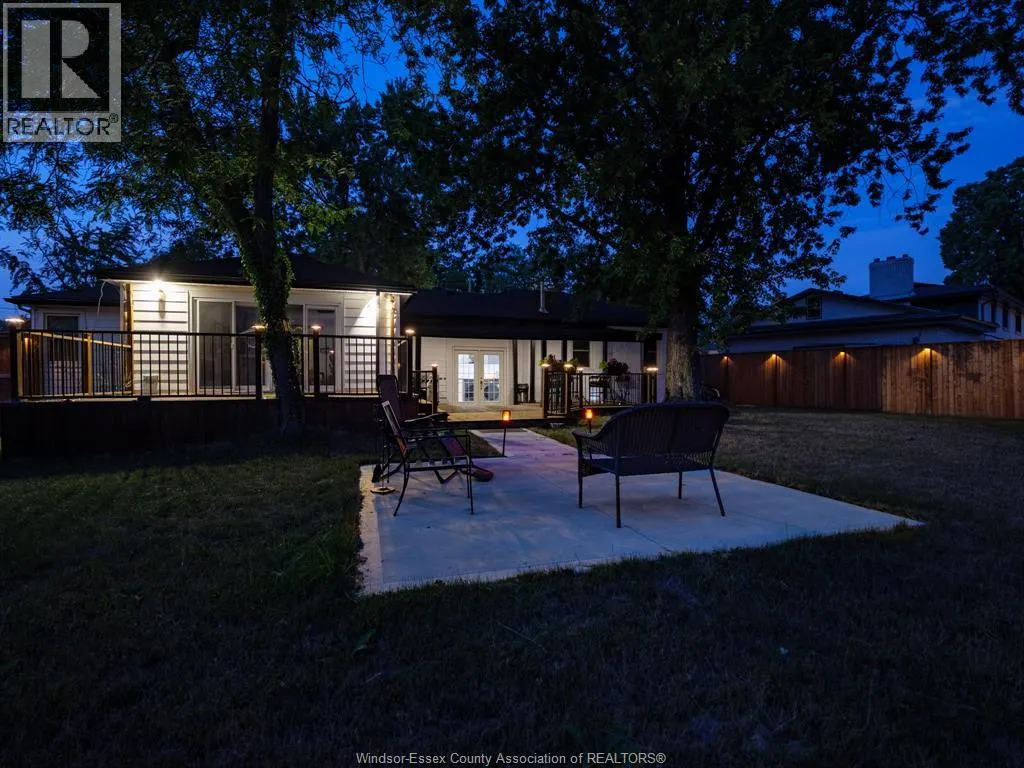 4325 ROSELAND DRIVE West