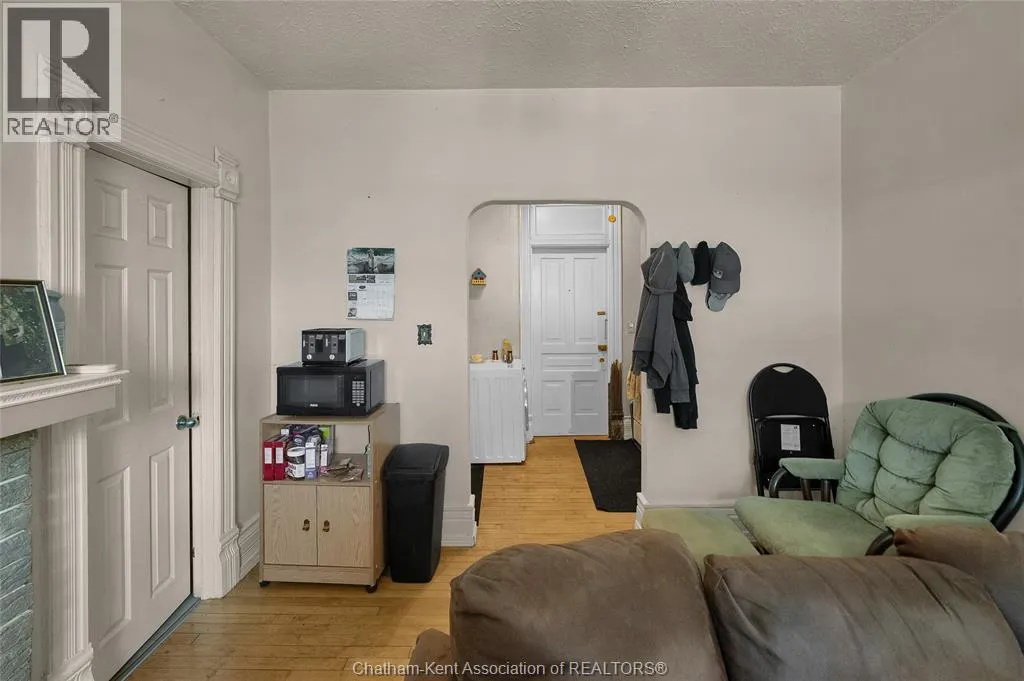 468 King STREET West
