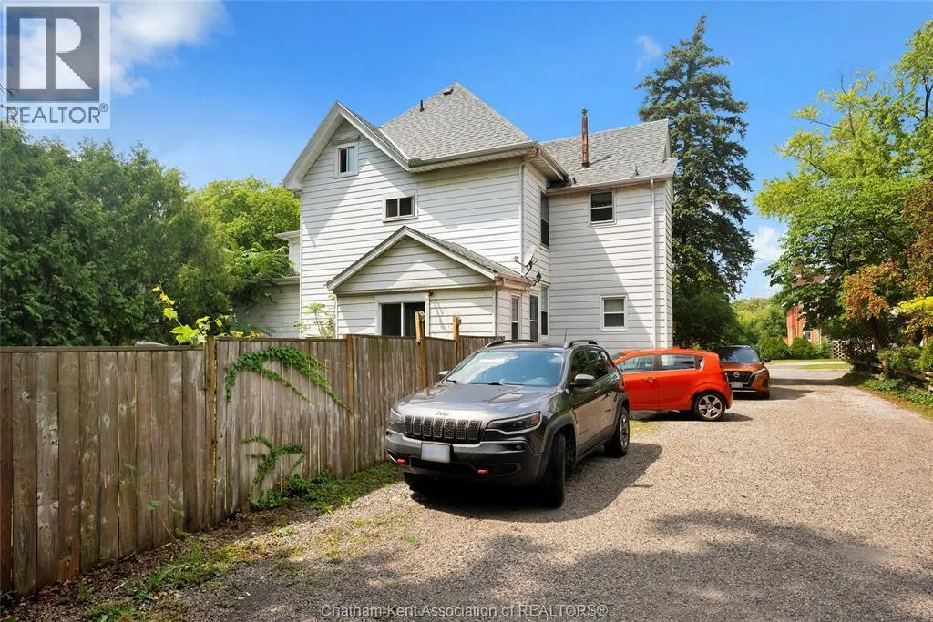 468 King STREET West