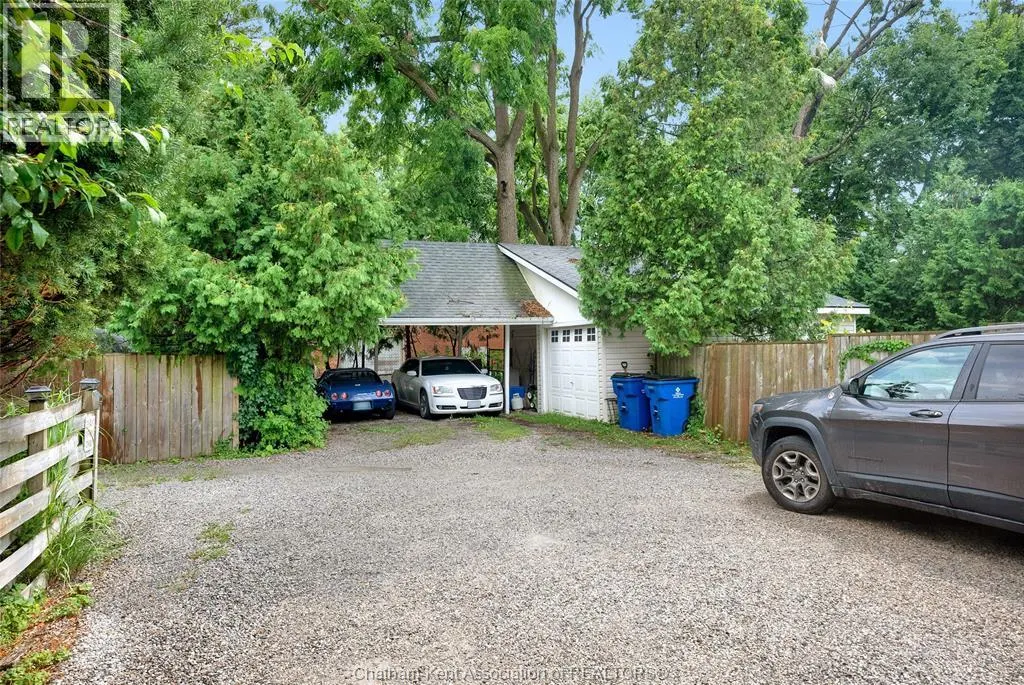 468 King STREET West