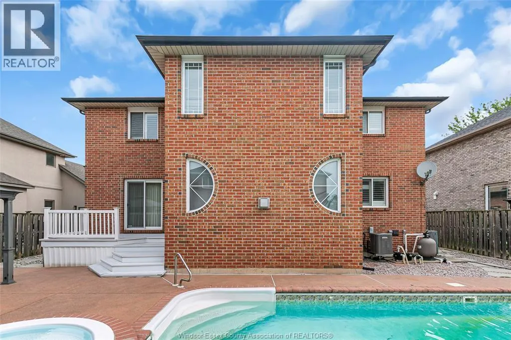 1435 MAPLE