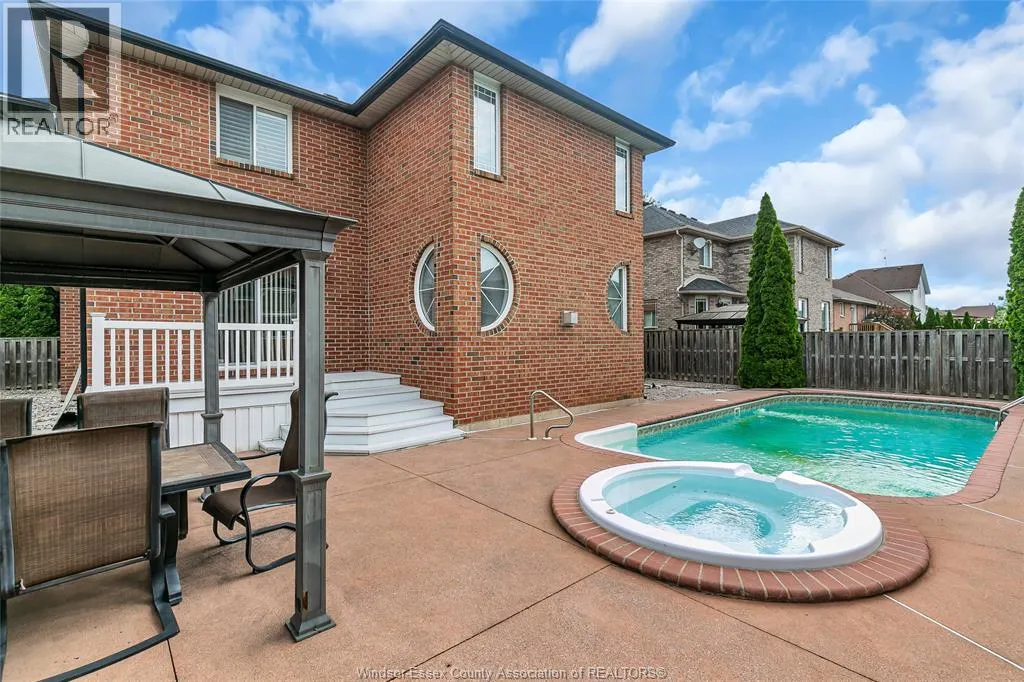 1435 MAPLE