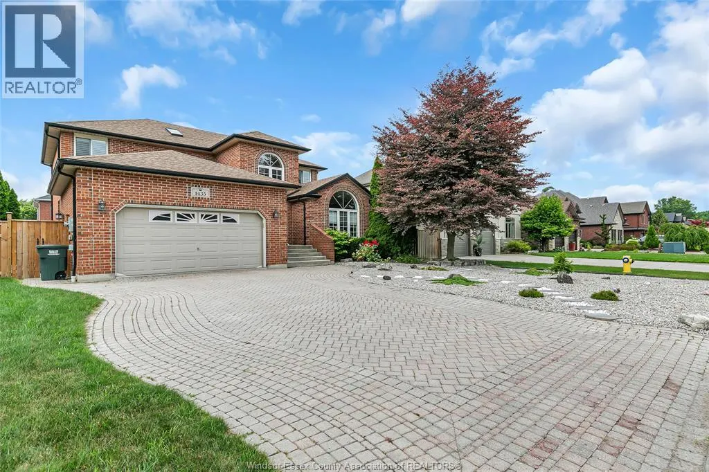 1435 MAPLE