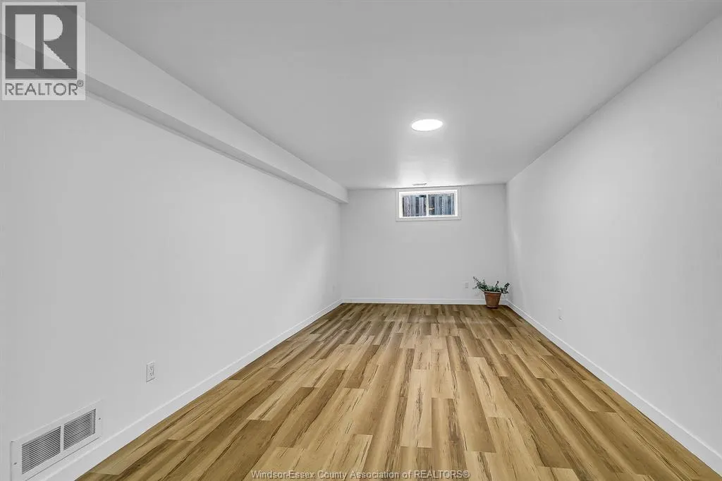1435 MAPLE