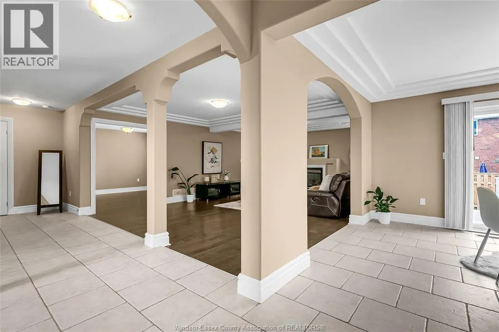 1435 MAPLE