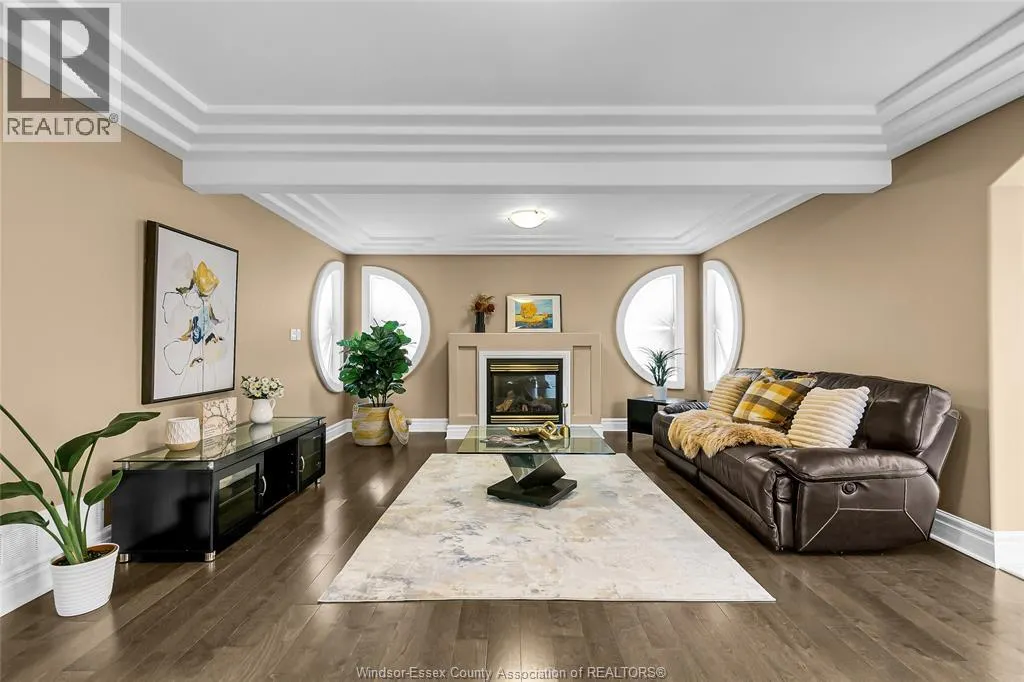 1435 MAPLE