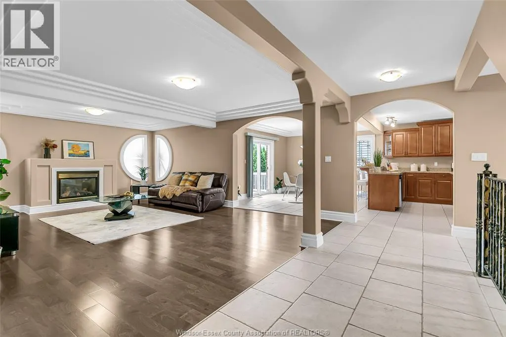 1435 MAPLE