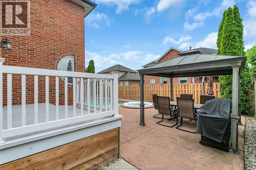 1435 MAPLE