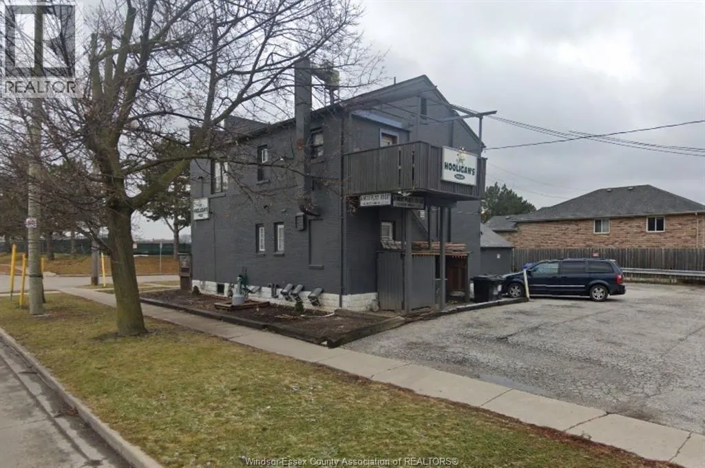1898 SHEPHERD STREET East