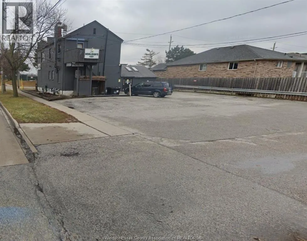 1898 SHEPHERD STREET East
