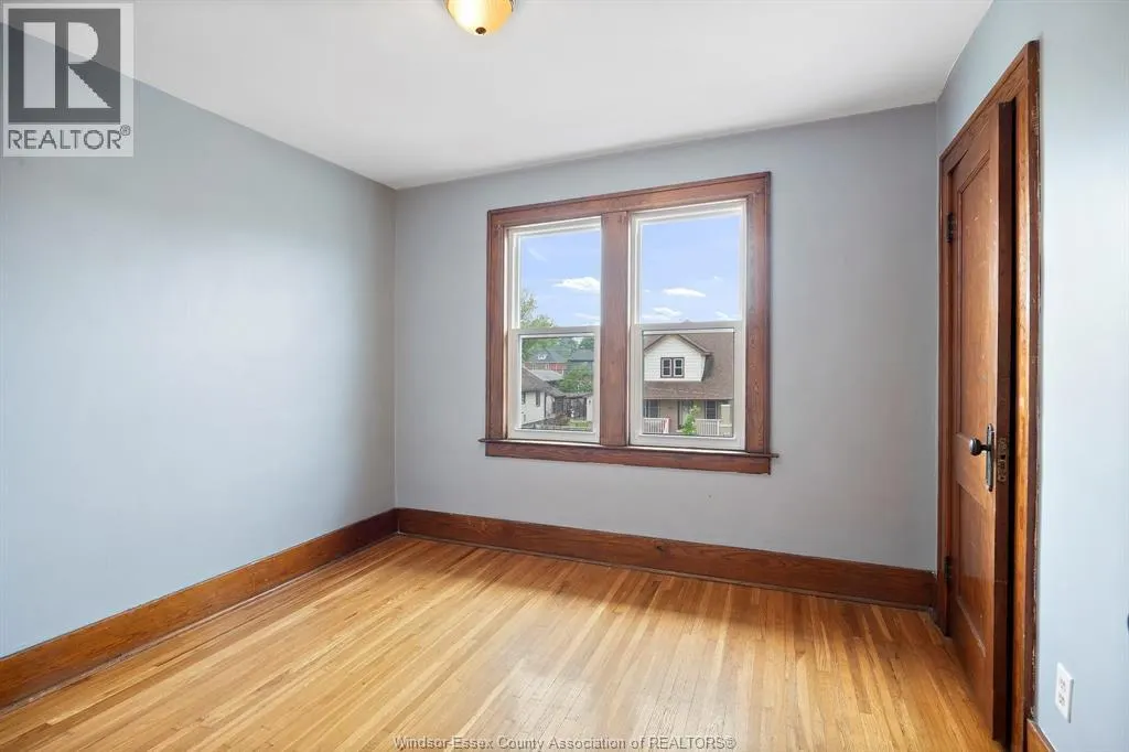 838 LAWRENCE