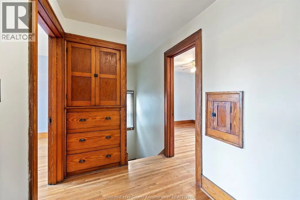 838 LAWRENCE