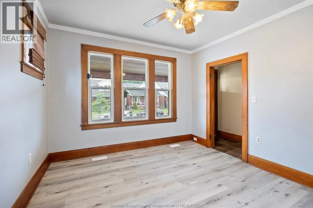 838 LAWRENCE