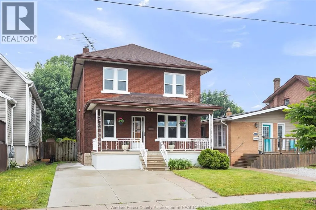 838 LAWRENCE