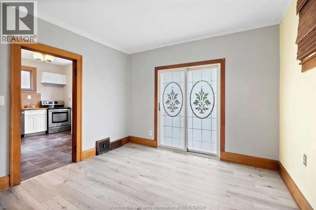 838 LAWRENCE