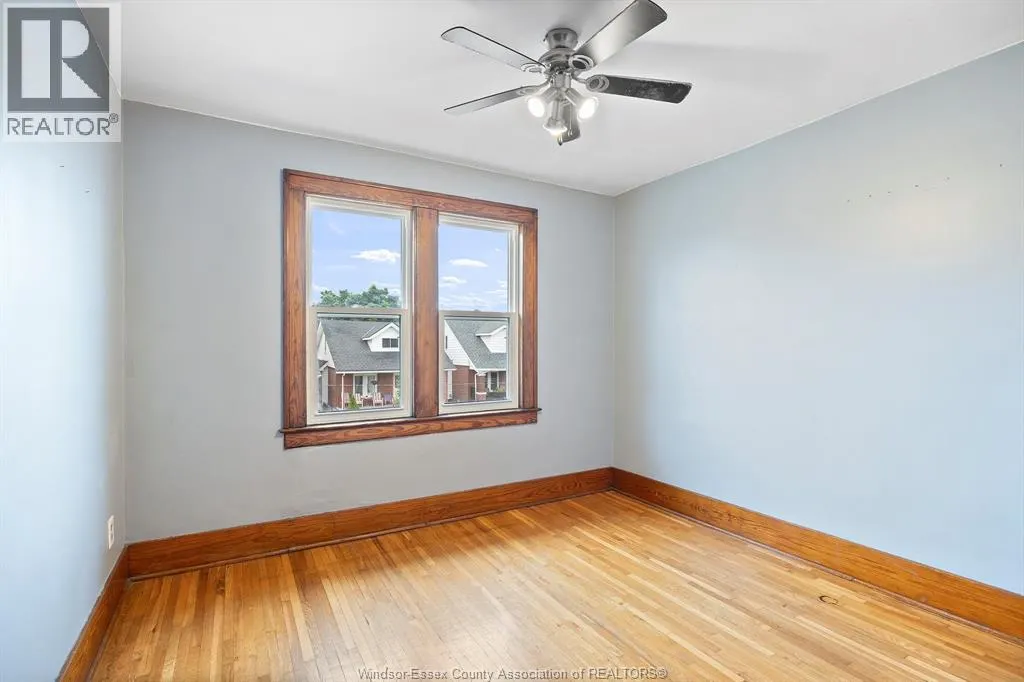 838 LAWRENCE