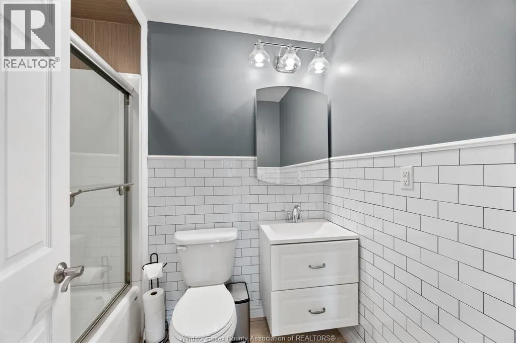 237 EAST PUCE