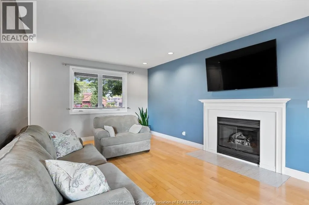 237 EAST PUCE