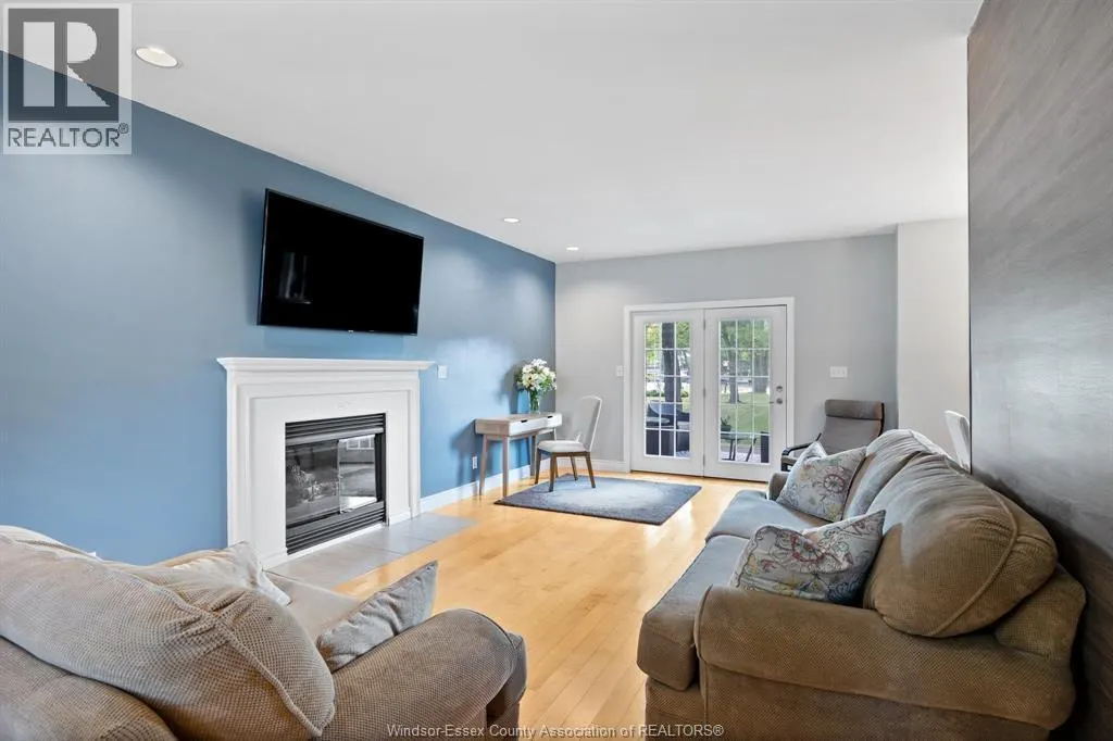 237 EAST PUCE