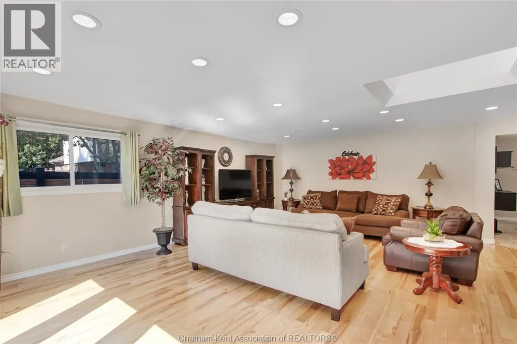 104 GREGORY DRIVE East