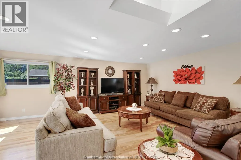 104 GREGORY DRIVE East