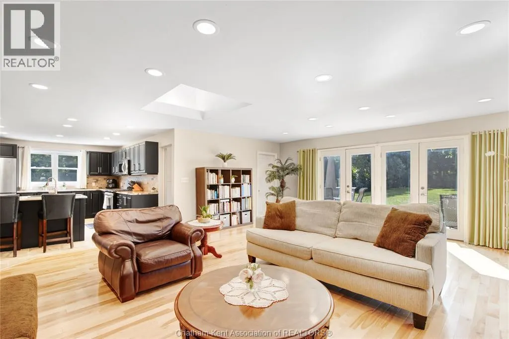 104 GREGORY DRIVE East