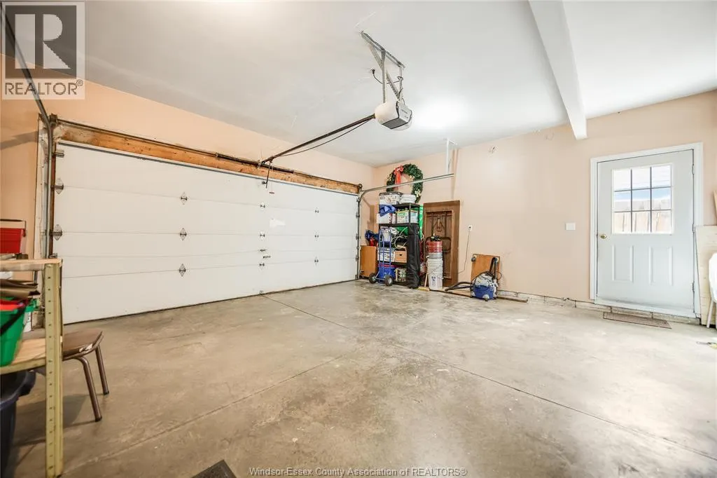 1664 LYONS AVENUE