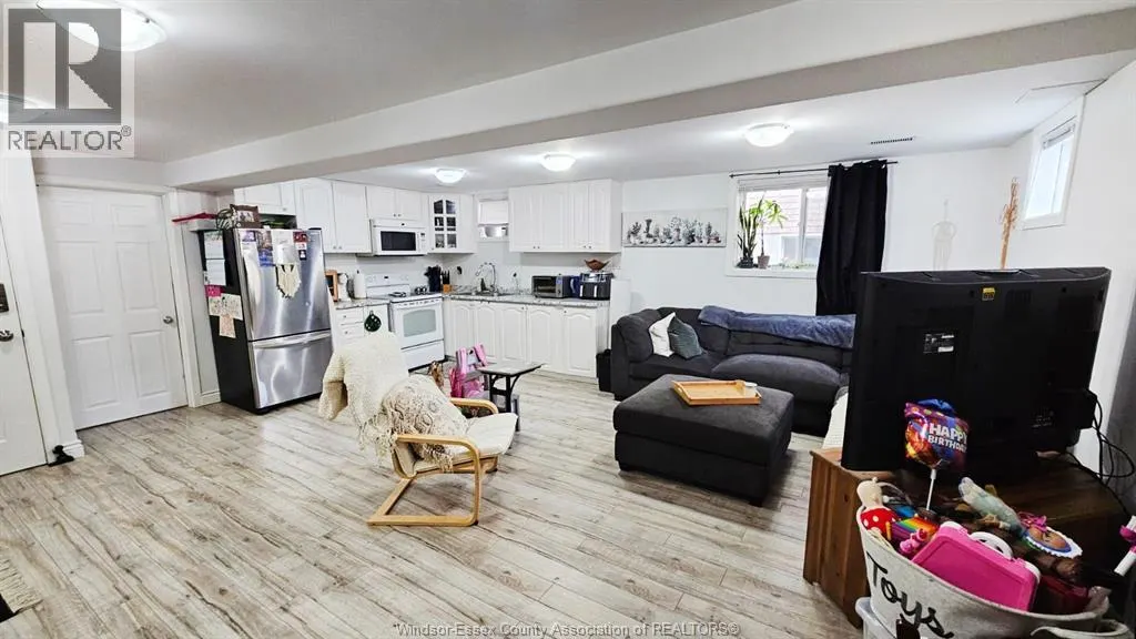 201 Hanmer STREET East