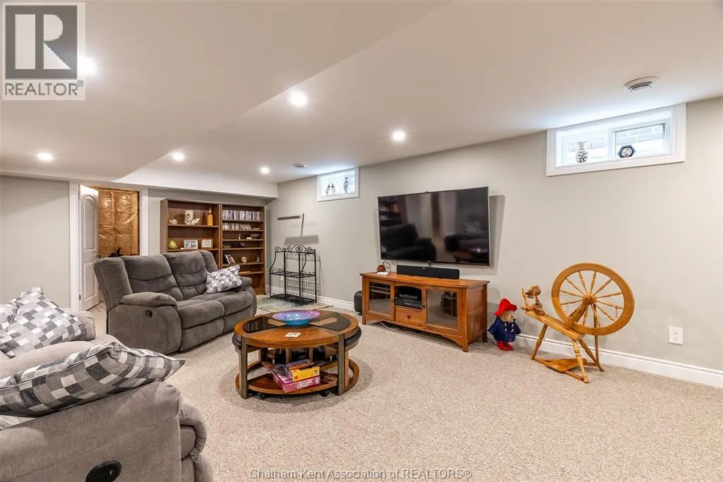 11 CHAMPLAIN COURT