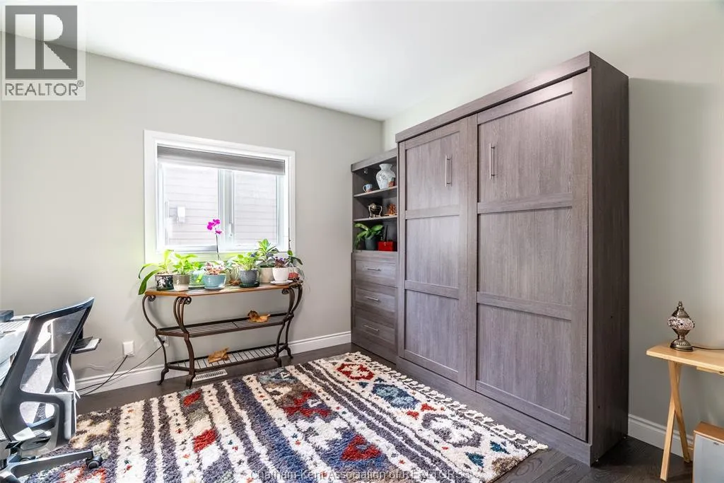 11 CHAMPLAIN COURT