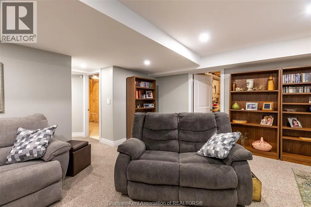 11 CHAMPLAIN COURT