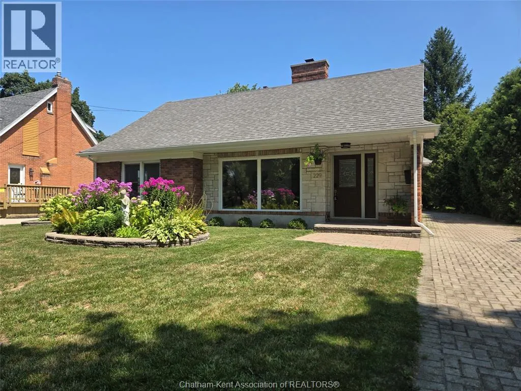 229 Elizabeth STREET