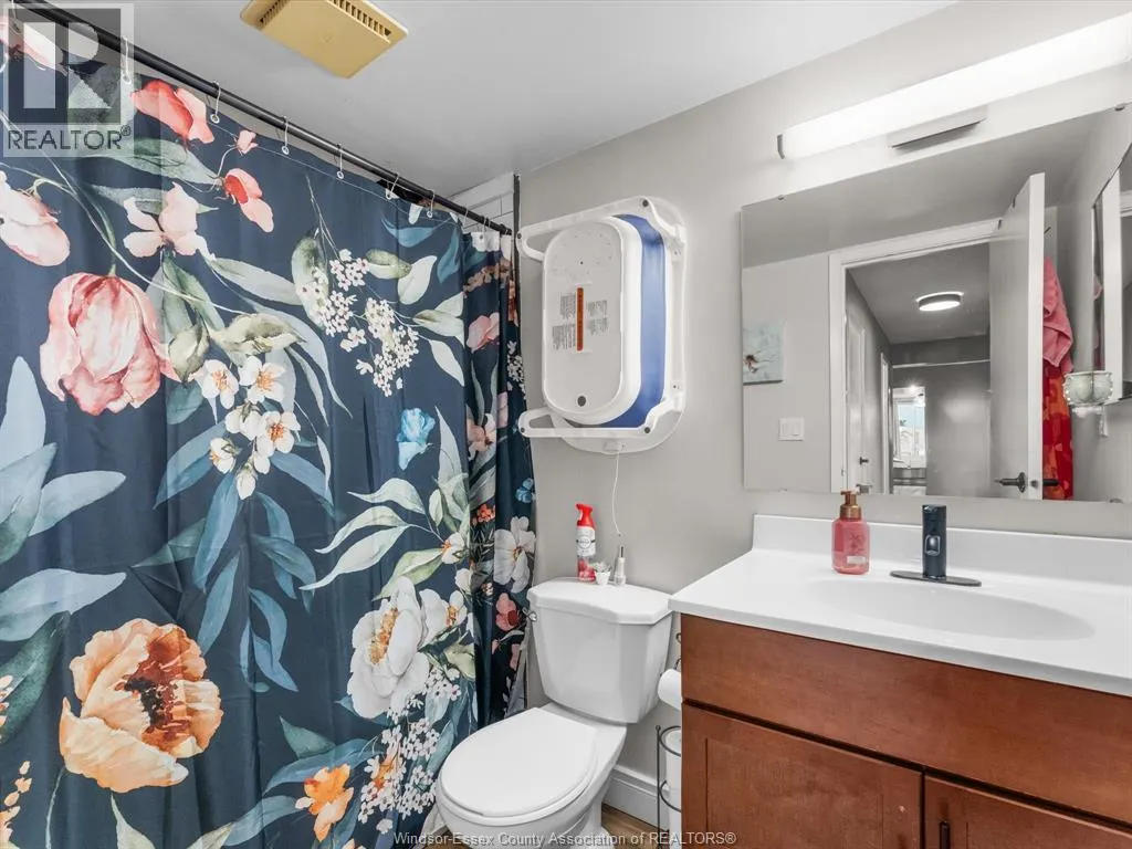3636 Wyandotte STREET East Unit# 503